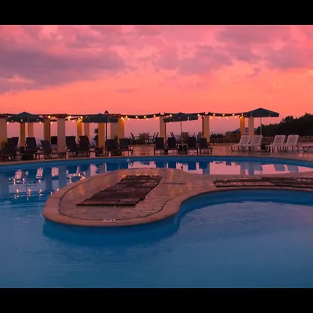 Loggas Hotel 3*